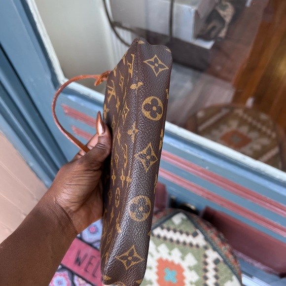 Authentic Louis Vuitton Monogram Pochette Accessoires Pouch - Picture 5 of 10